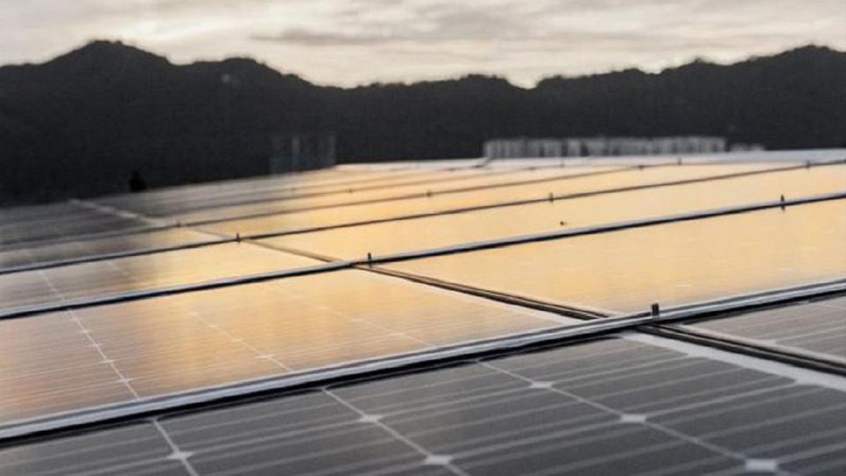 Instalación de paneles solares.