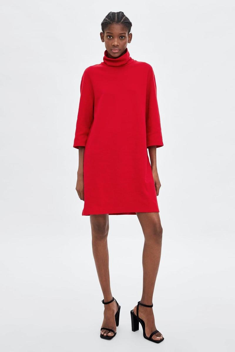 Vestido de Felpa de Zara (precio: 12,95 euros)