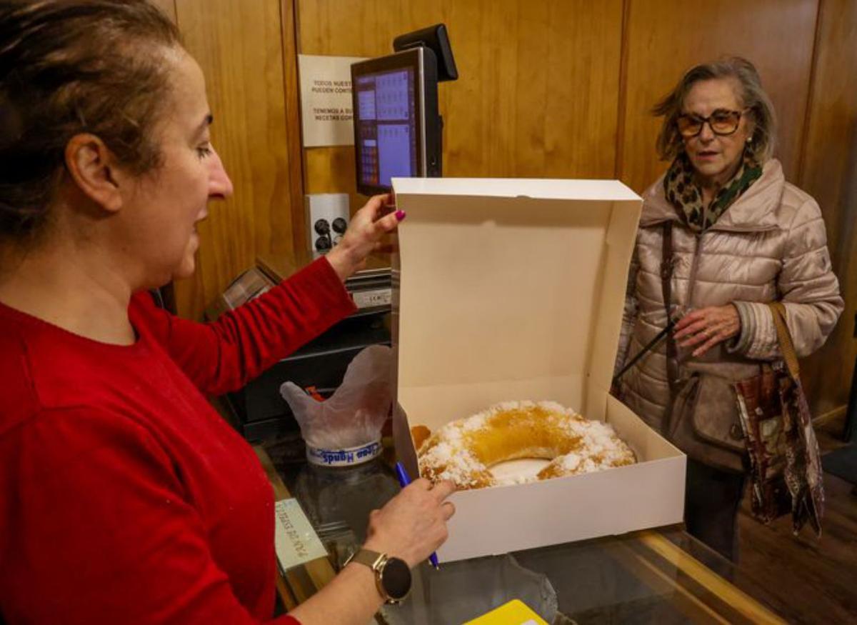 Despacho de la panadería, ayer. | I.Abella
