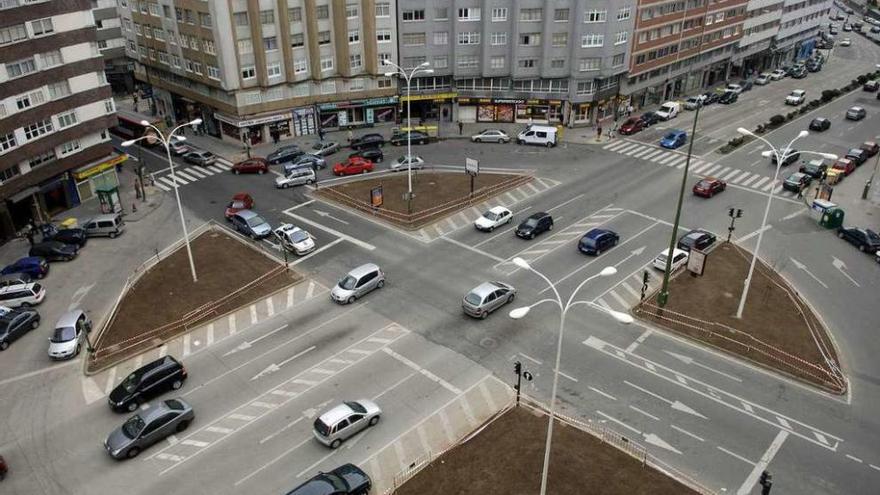 Cruce de la ronda de Outeiro con la avenida de Finisterre, uno de los intercambiadores previstos.