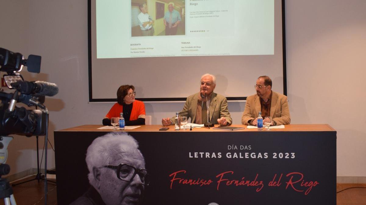 Presentación da programacióin do Día das Letrsa Galegas adicado a Fernández del Riego.