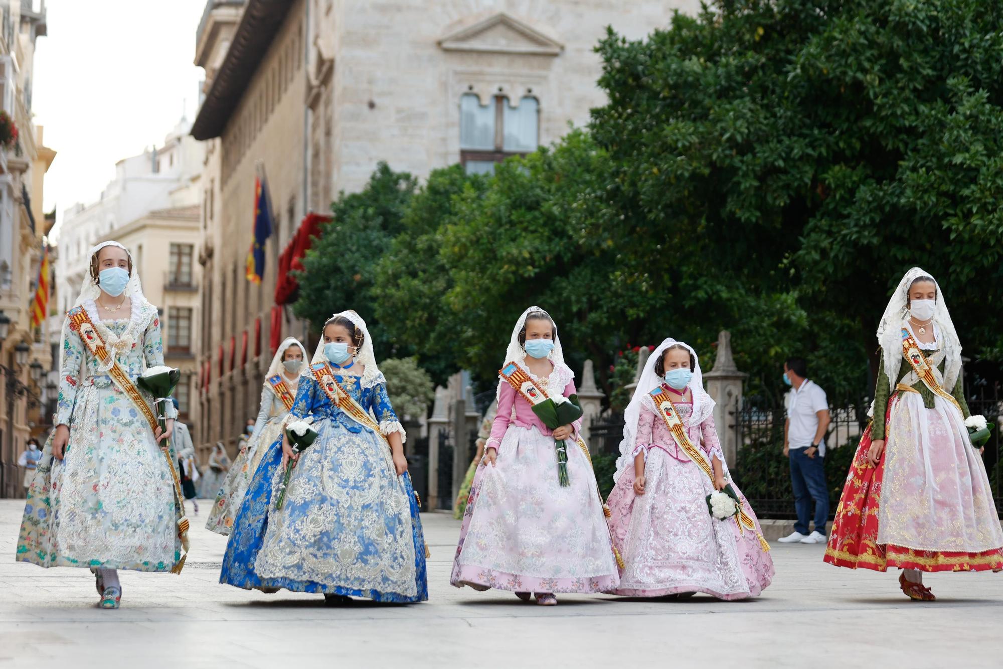 Búscate en el segundo día de Ofrenda por la calle Caballeros (entre las 18.00 y las 19.00 horas)