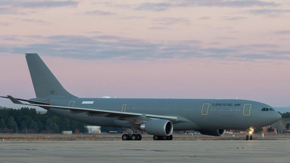 Avión Airbus 300-200 del Ejército del Aire que está realizando entrenamientos en Vigo.