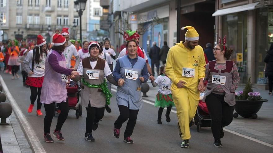 Imagen de participantes en la pasada San Silvestre. // Bernabé/Cris M.V.