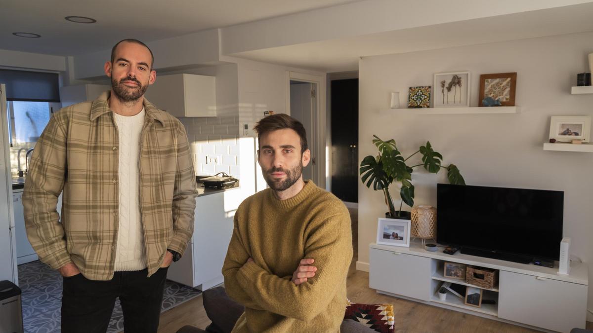 Alberto y Carlos son dos jovenes que han pedido el bono joven del alquiler de la Generalitat Valenciana y se lo han denegado