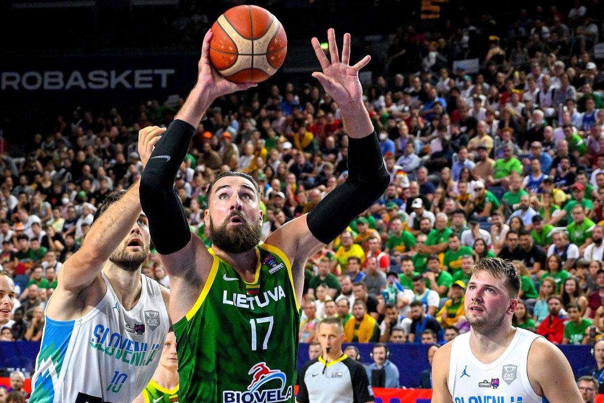 Valanciunas has always been a 'fixed' in the Lithuanian national team with which he has achieved successes