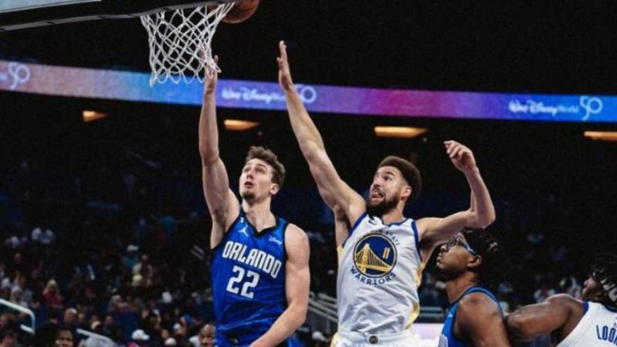 Los Warriors caen contra los Magic y encadenan cuatro derrotas consecutivas