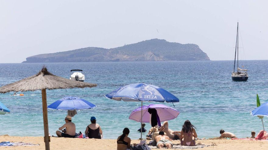 Daniel Virseda, dermatólogo en Ibiza: «La moda de no aplicarse fotoprotector puede derivar en lesiones graves»