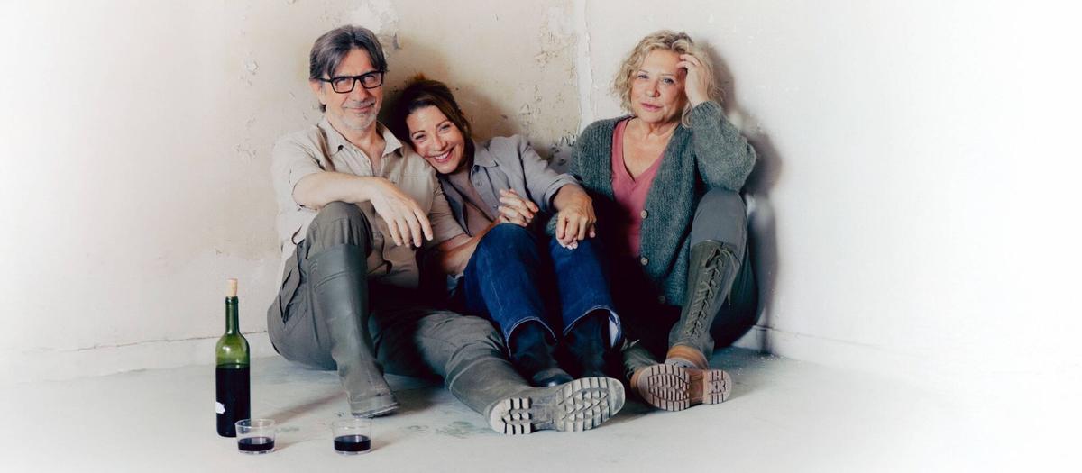 Jordi Boixaderas, Emma Vilarasau i Mercè Arànega, en una imagen de 'Els fills'