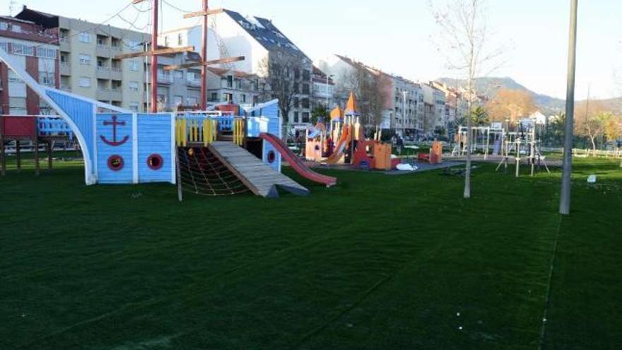 Estado actual del parque infantil de la Alameda, en Moaña.  // Gonzalo Núñez