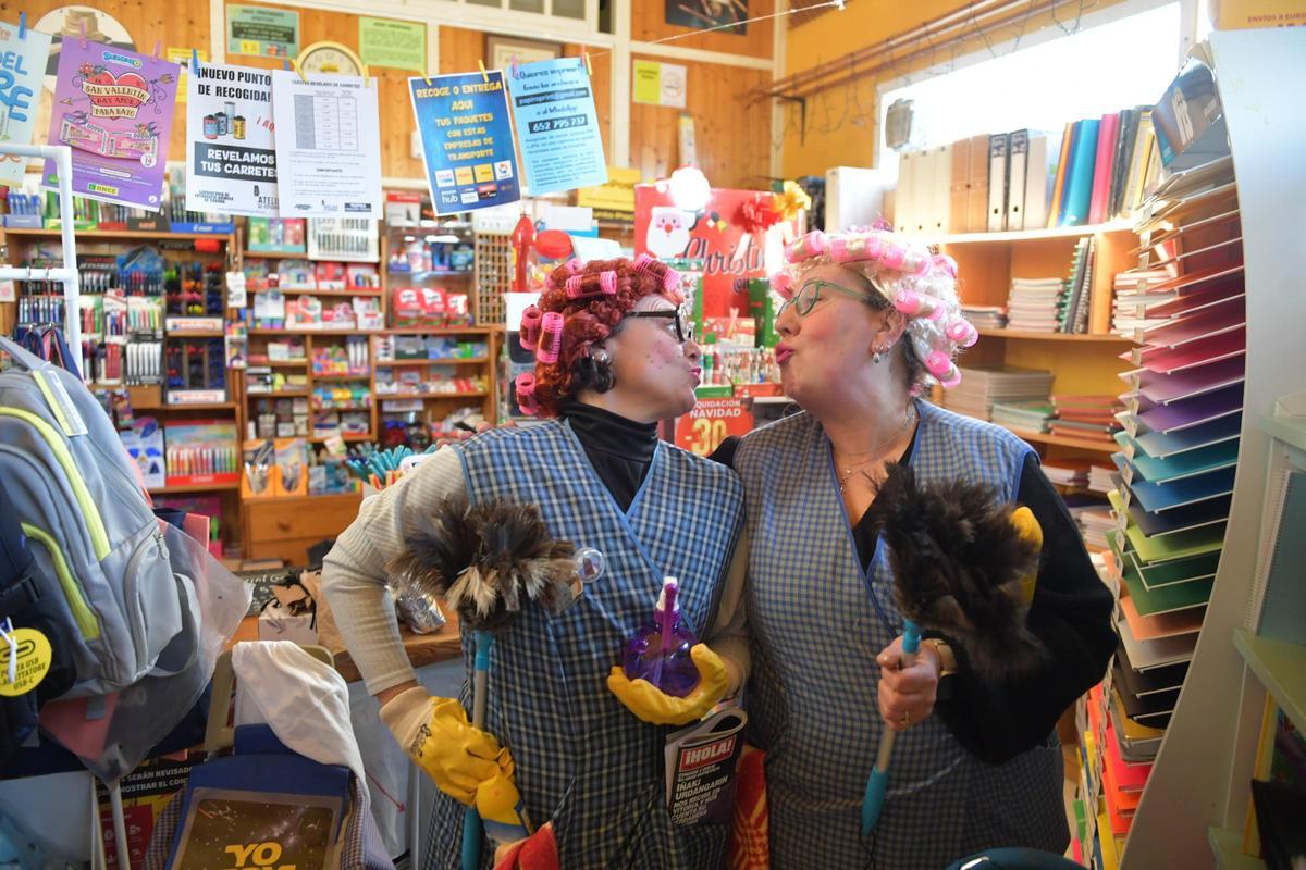 Isa y Bego muestran cómo se transforman en 'As Toliñas', las Choqueiras del Año 2026 en A Coruña Isa y Bego muestran cómo se transforman en 'As Toliñas', las Choqueiras del Año 2026 en A Coruña