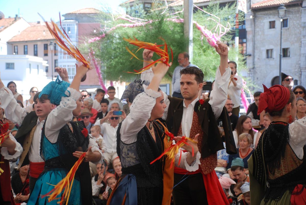 Día grande de las fiestas de Santa María Magdalena en Llanes