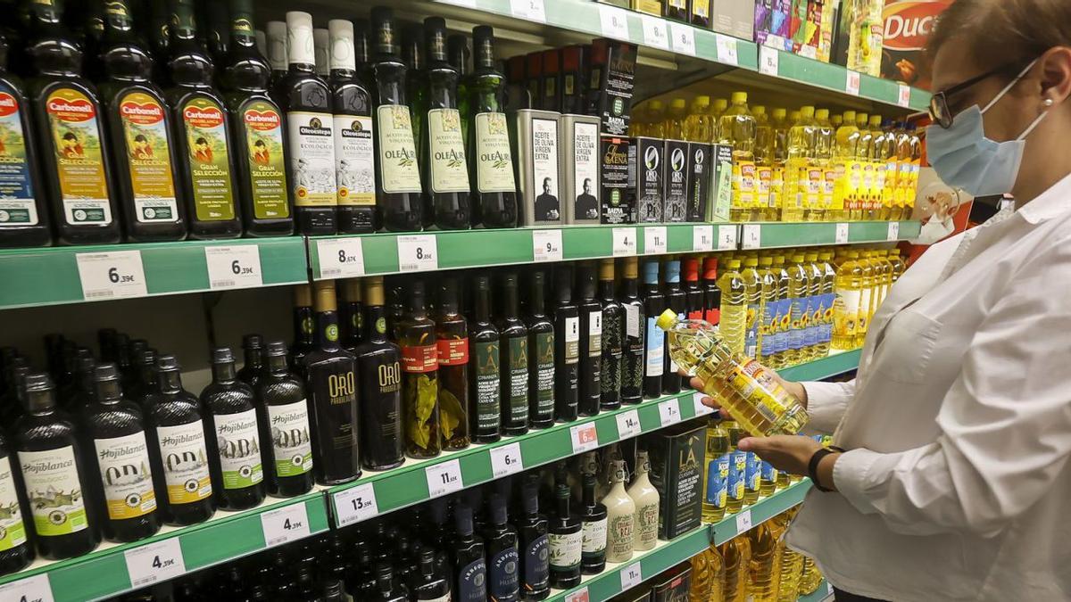 El aceite y las grasas están entre los productos de los lineales de supermercados que más han subido de precio