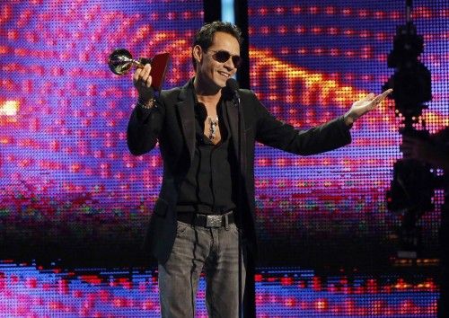 Marc Anthony accepts the award for record of the year for "Vivir Mi Vida" onstage during the 14th Latin Grammy Awards in Las Vegas