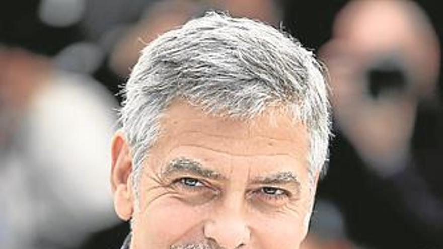 George Clooney, herido con su motocicleta