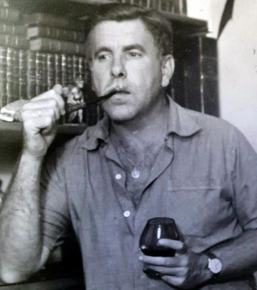 Pablo Alberto Schmitt Ramos (1920-1996) fue como su padre profesor de francés en el Colegio San Estanislao..