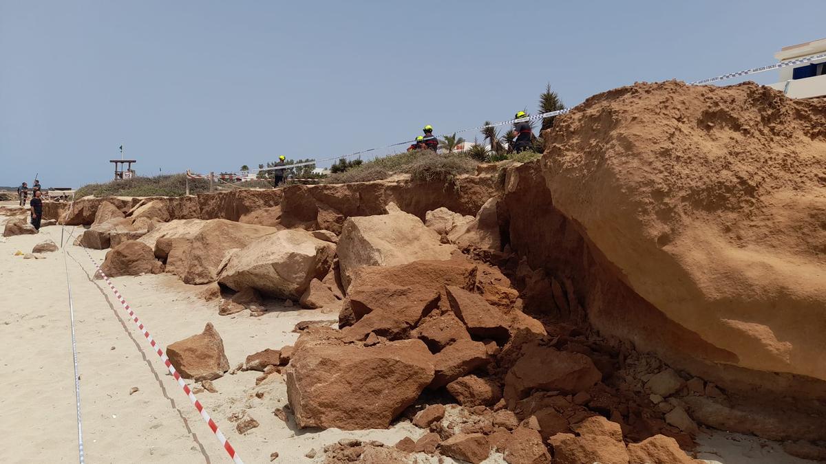 Tragedia en Formentera: Muere una bebé por el desprendimiento de unas rocas en una playa