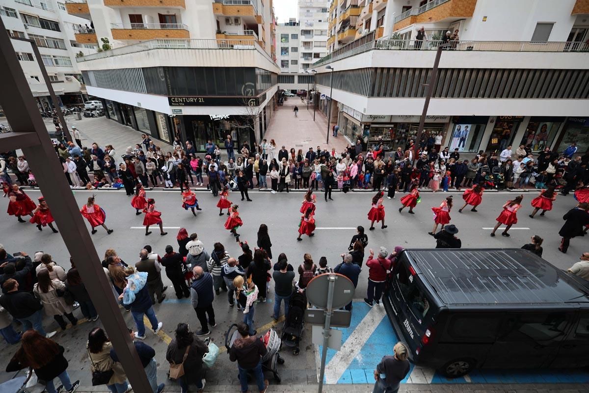 Búscate en las imágenes de la rúa de Carnaval de Ibiza
