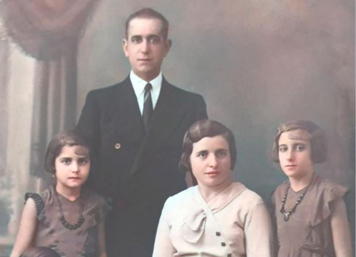 Ulpiano Alonso, con parte de su familia.