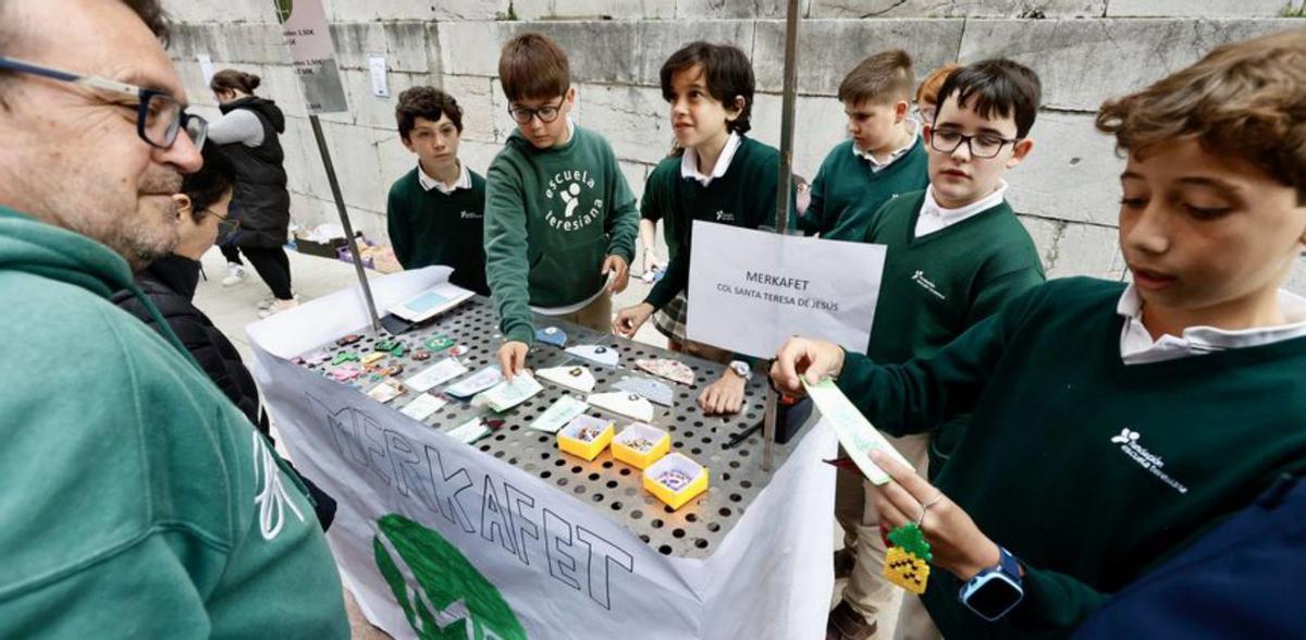 Pequeños empresarios en prácticas toman el Fontán