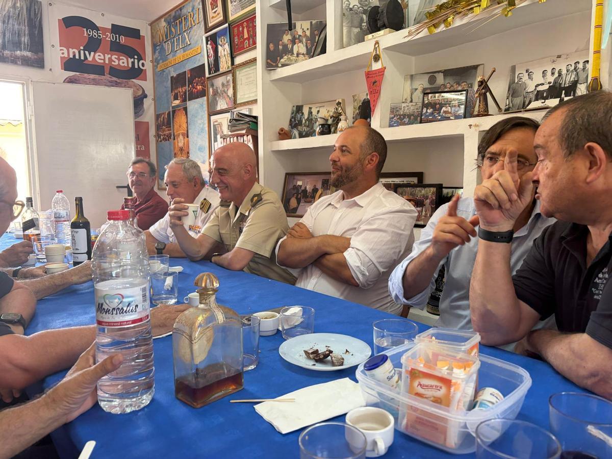 Tertulia tras la degustación del Arroz con costra de Elche