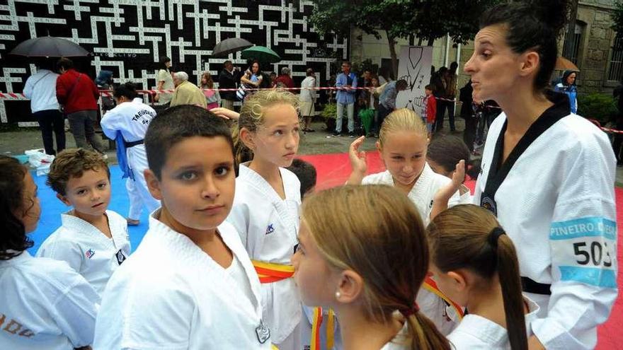 Una de las últimas exhibiciones de Taekwondo en Caldas de Reis. // Iñaki Abella