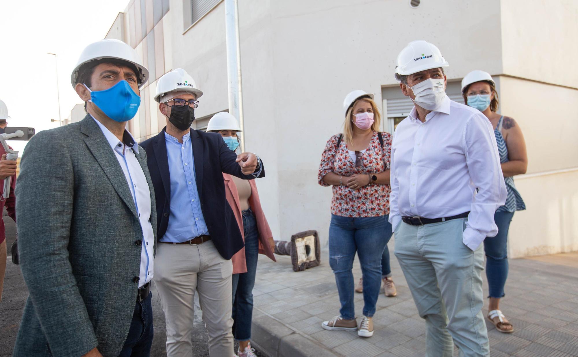 Visita del alcalde obras viviendas Tablero