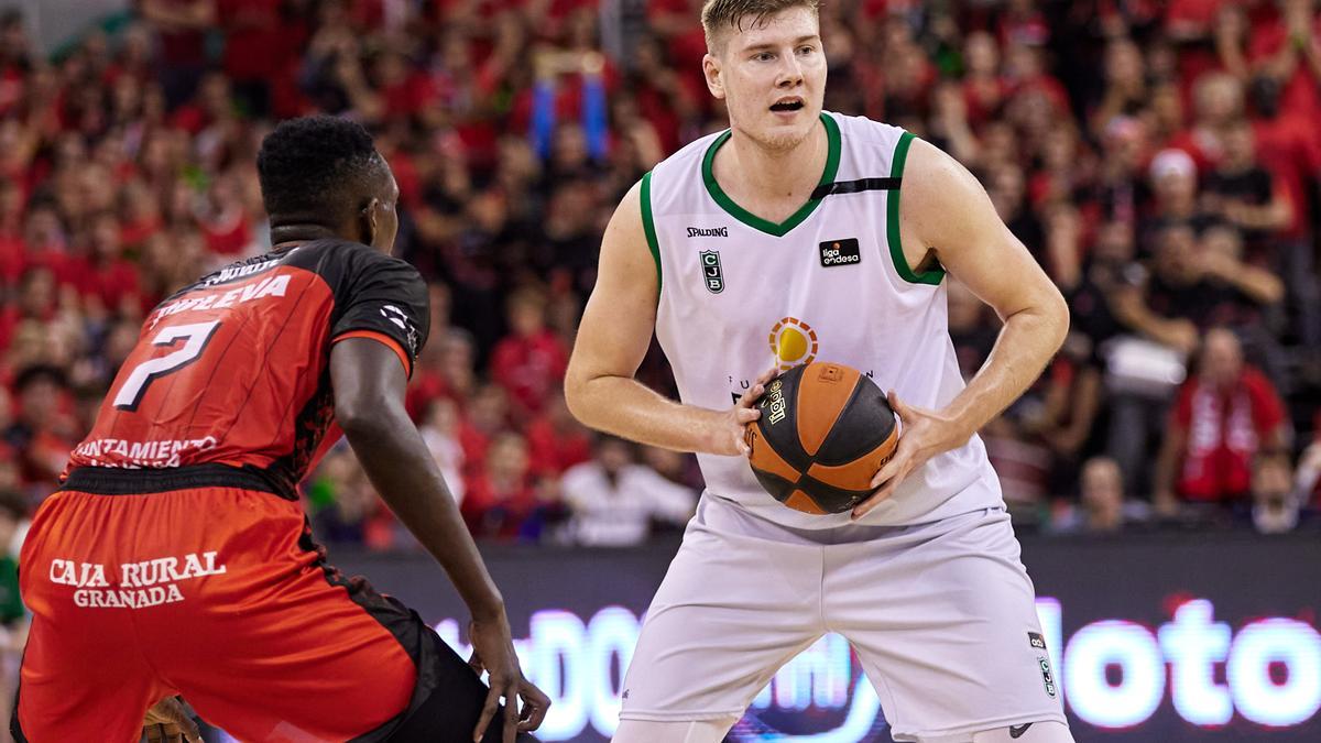 Simon Birgander, en el partido Covirán Granada-Joventut