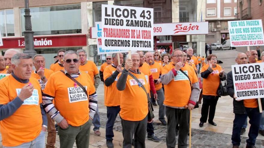 Los extrabajadores de La Verja &#039;toman&#039; Cartagena para exigir sus salarios