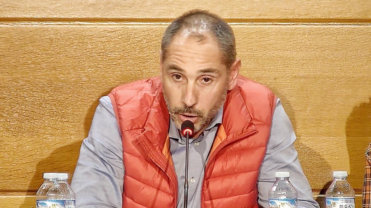 El concejal de Altea detenido por supuestos malos tratos a su pareja sale del juzgado de Dénia