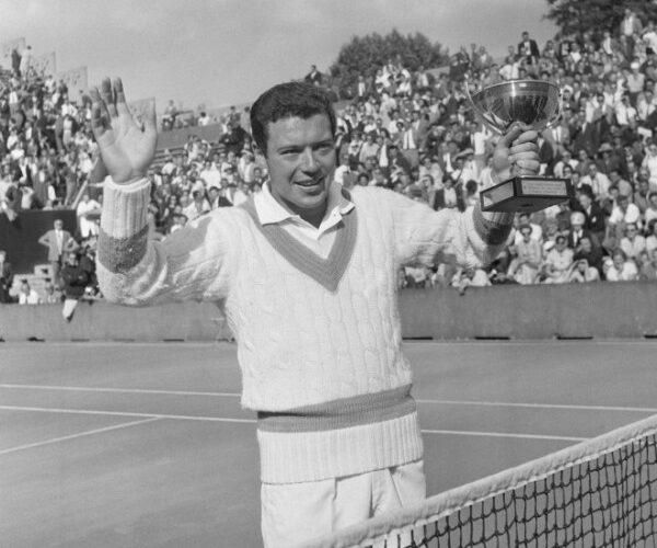 Pietrangeli, tras ganar Roland Garros en 1959