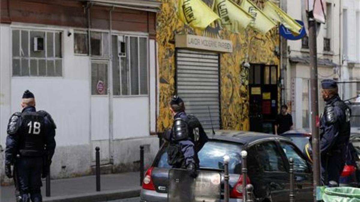 Despliegue policial en las calles de París.