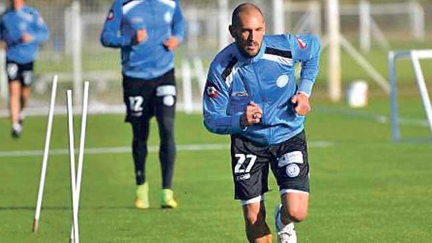 Lucas Aveldaño, durante un entrenamiento con el Belgrano.