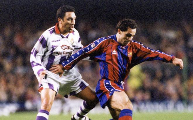 Sergi Barjuan como jugador del FC Barcelona, contra el Valladolid en la liga 97/98