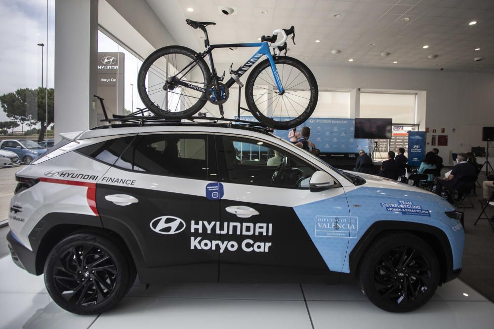 Presentación equipo ciclista Hyundai Koryo Car