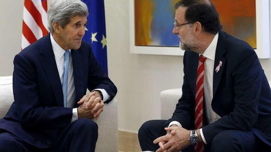 Kerry, ayer, durante su entrevista con Mariano Rajoy. // Efe