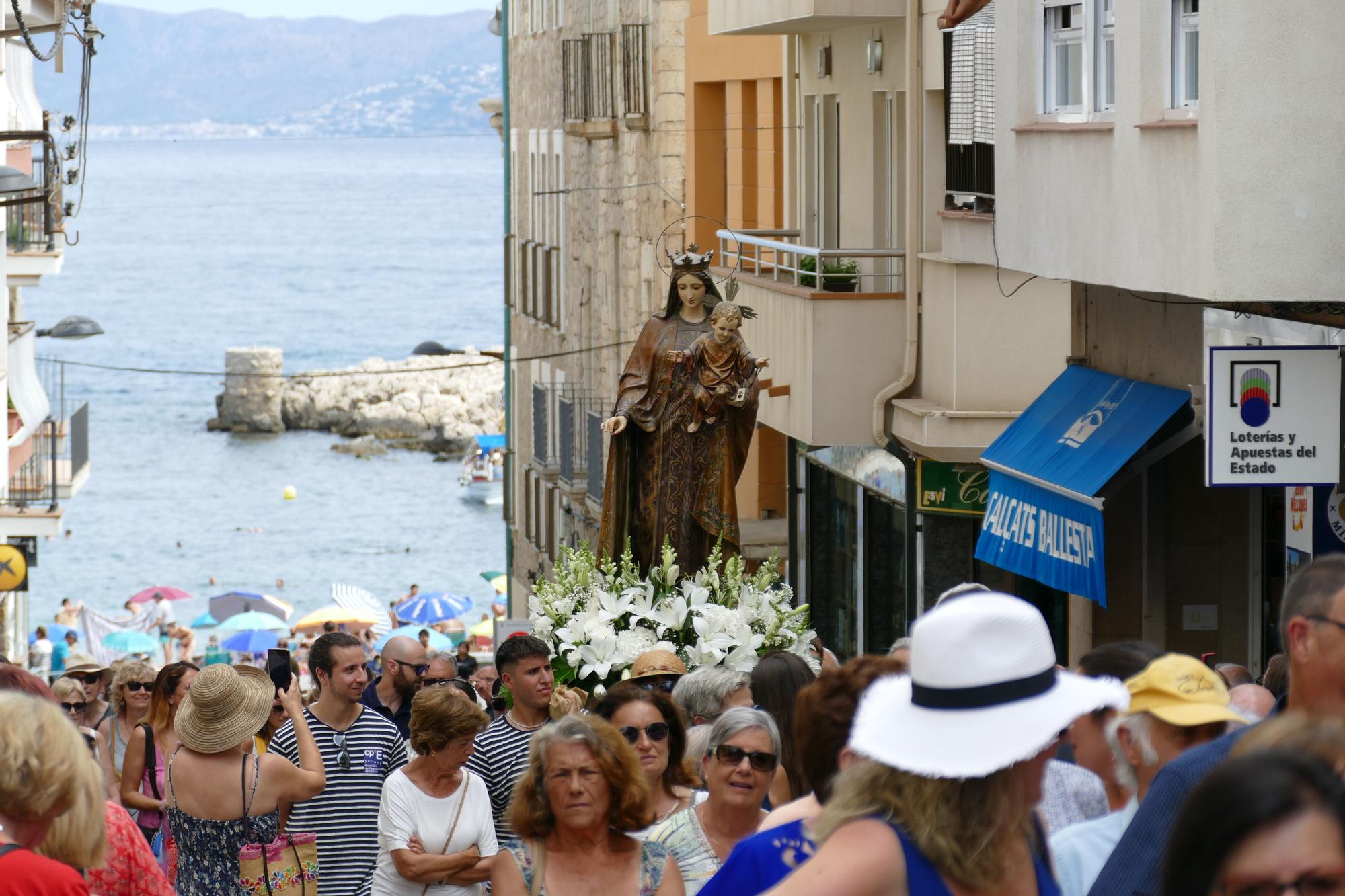 L'Escala rep de manera multitudinària a la Verge del Carme