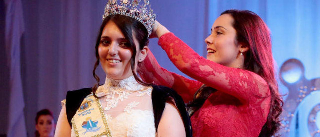 Beatriz Amor Rodriguez, Reina 2015 de las Fiestas de Benidorm, durante su coronación