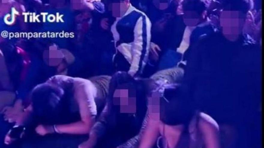 Polémica por un vídeo viralizado de niñas ‘perreando’ en una discoteca de Barcelona