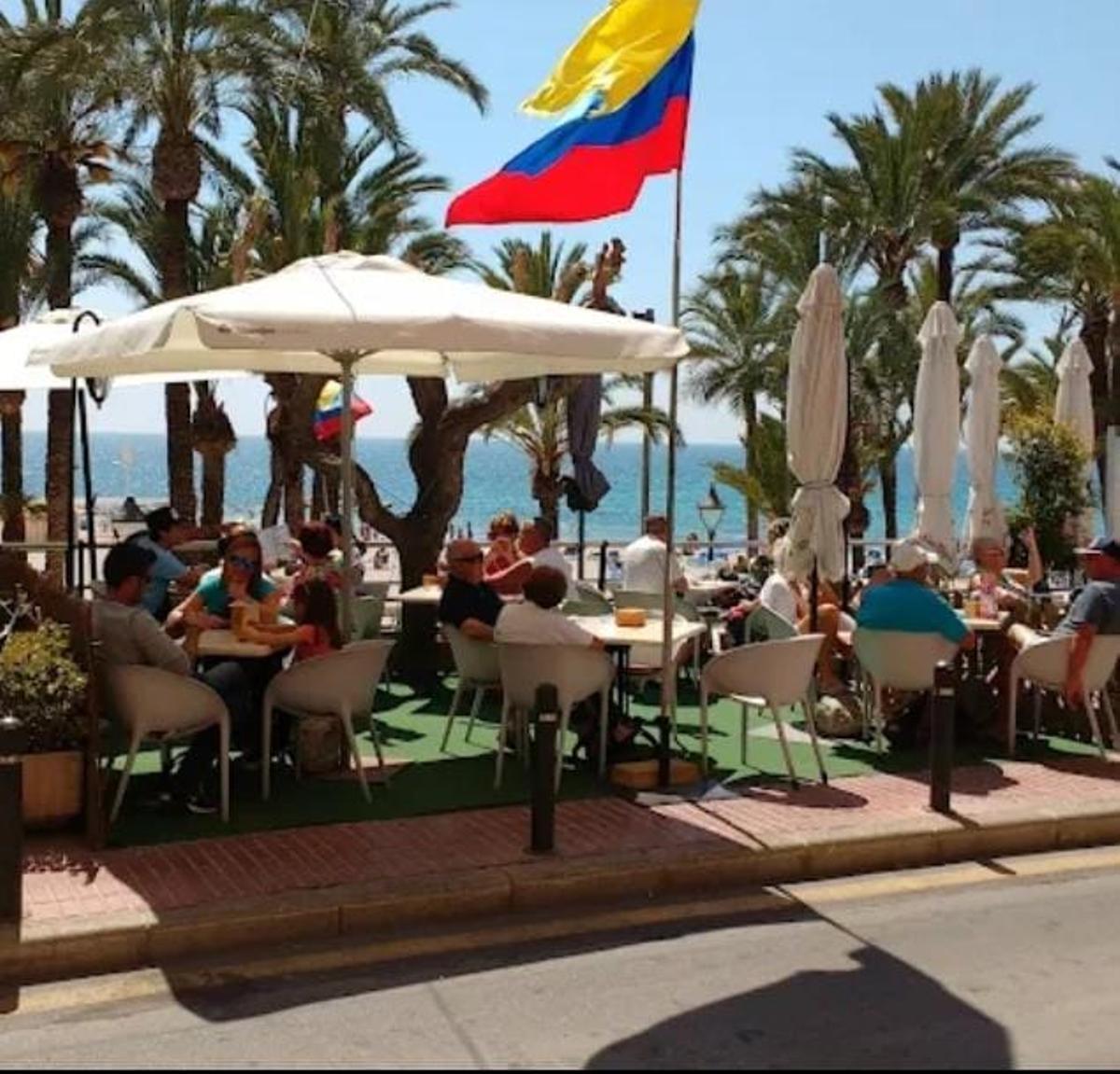 Algunos resturantes céntricos son punto de encuentro identitario y multicultural.