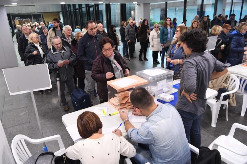 Elecciones 2019 | Abren los colegios en A Coruña