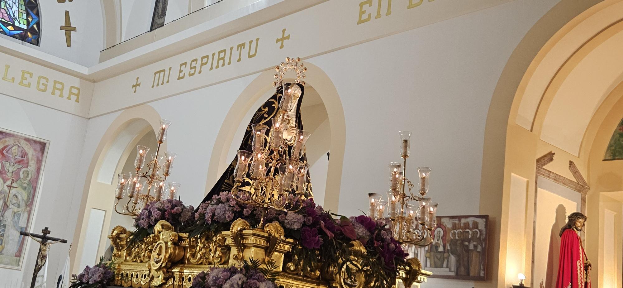 La Dolorosa del Cabanyal sale con escolta fallera