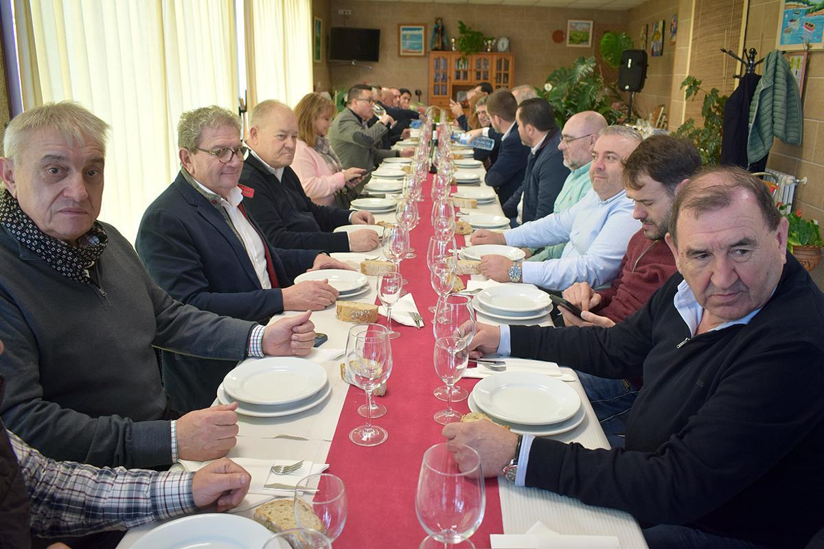 Participantes en el almuerzo.