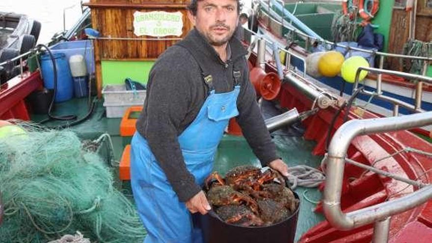 Los trabajadores del mar deben acudir con frecuencia al ISM. // Muñiz