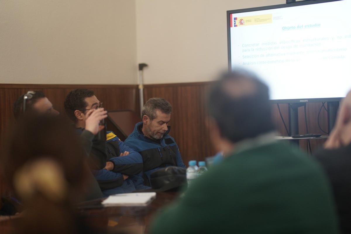 Reunión entre administraciones durante la presentación de las soluciones este martes.
