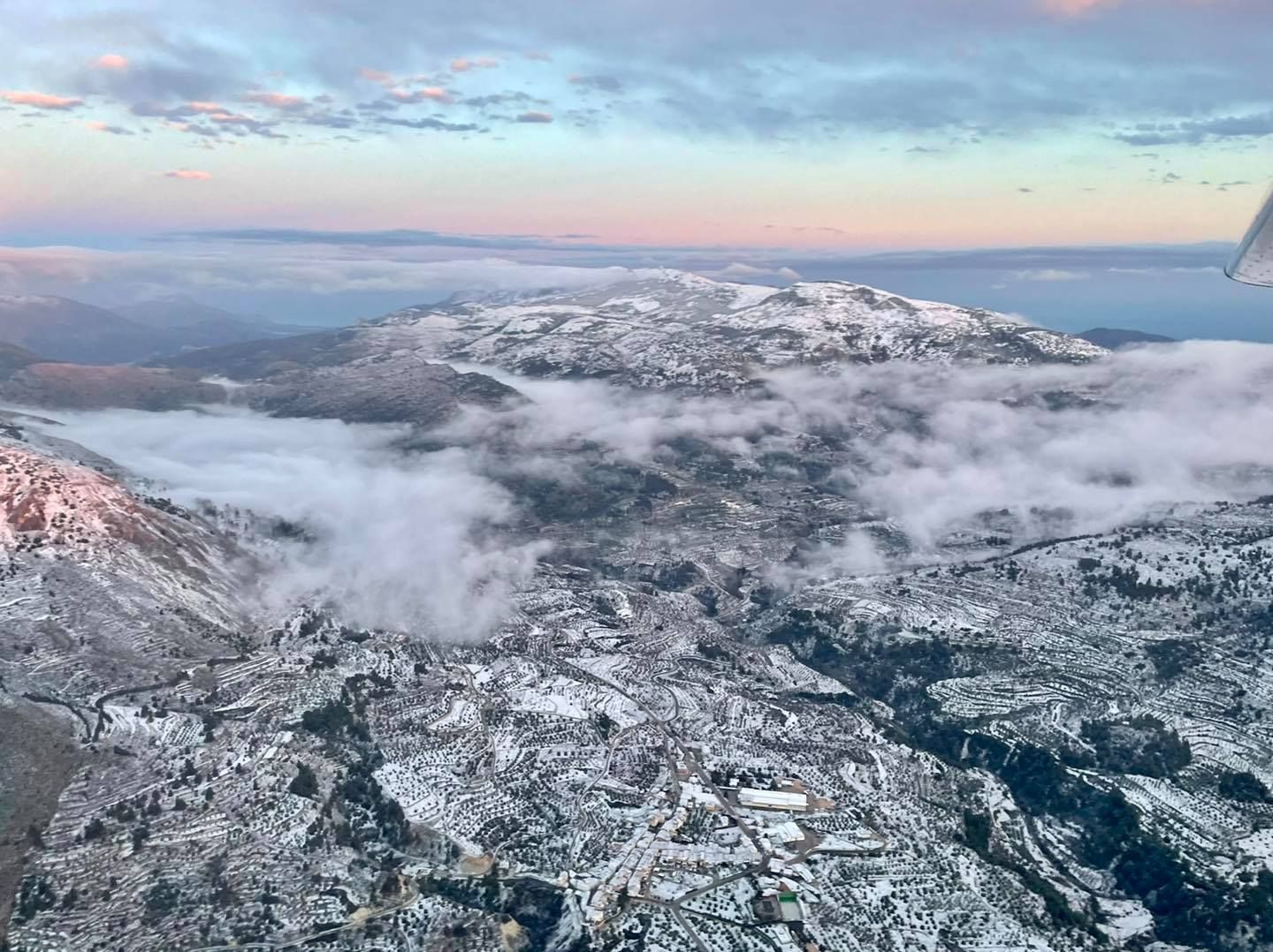 Las sierras de Mariola, Serrella y Aitana vuelven a vestirse de blanco para despedir al invierno