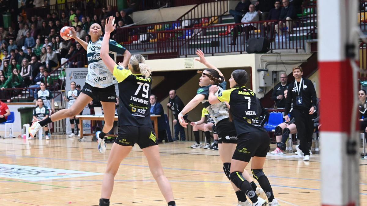 Las mejores imágenes del Atticgo Elche en octavos de final de la European Cup