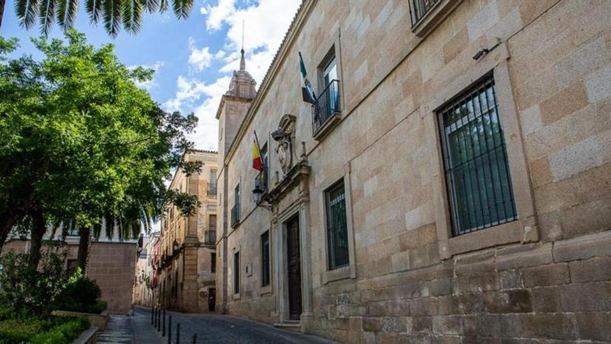 Fachada del Alto Tribunal, en la Plaza de la Audiencia.