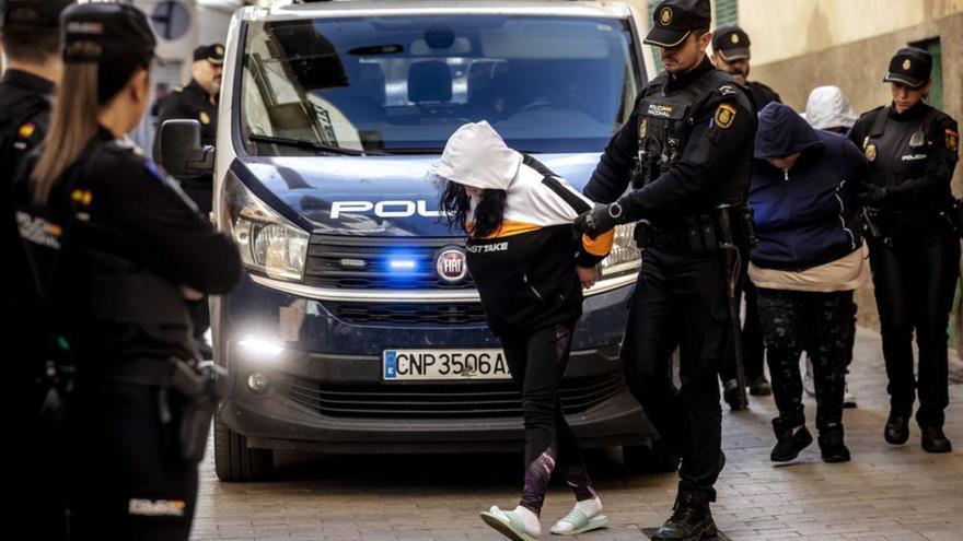 Los médicos dicen que la bebé arrojada a un contenedor en Porto Cristo era «un feto incompatible con la vida»