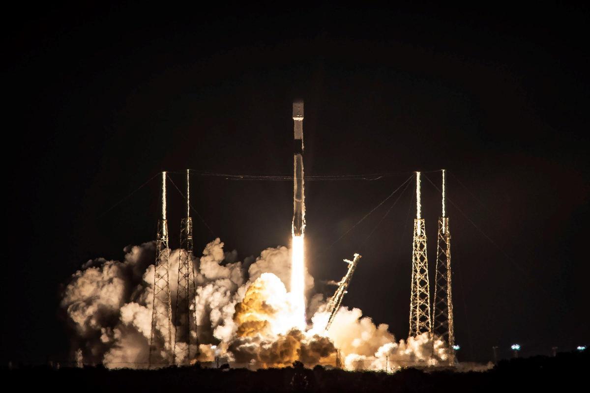SpaceX pone en órbita 60 satélites Starlink y hoy otros tantos